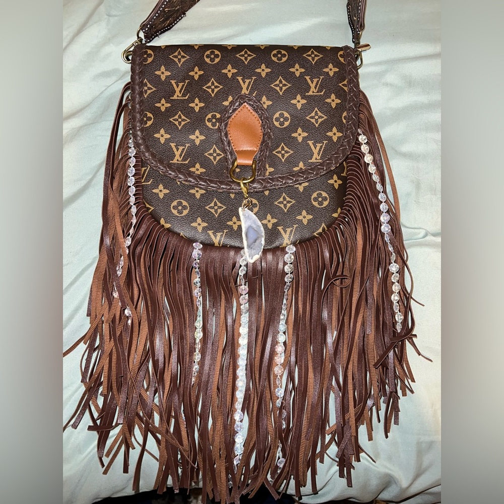 1.1 LV Purse